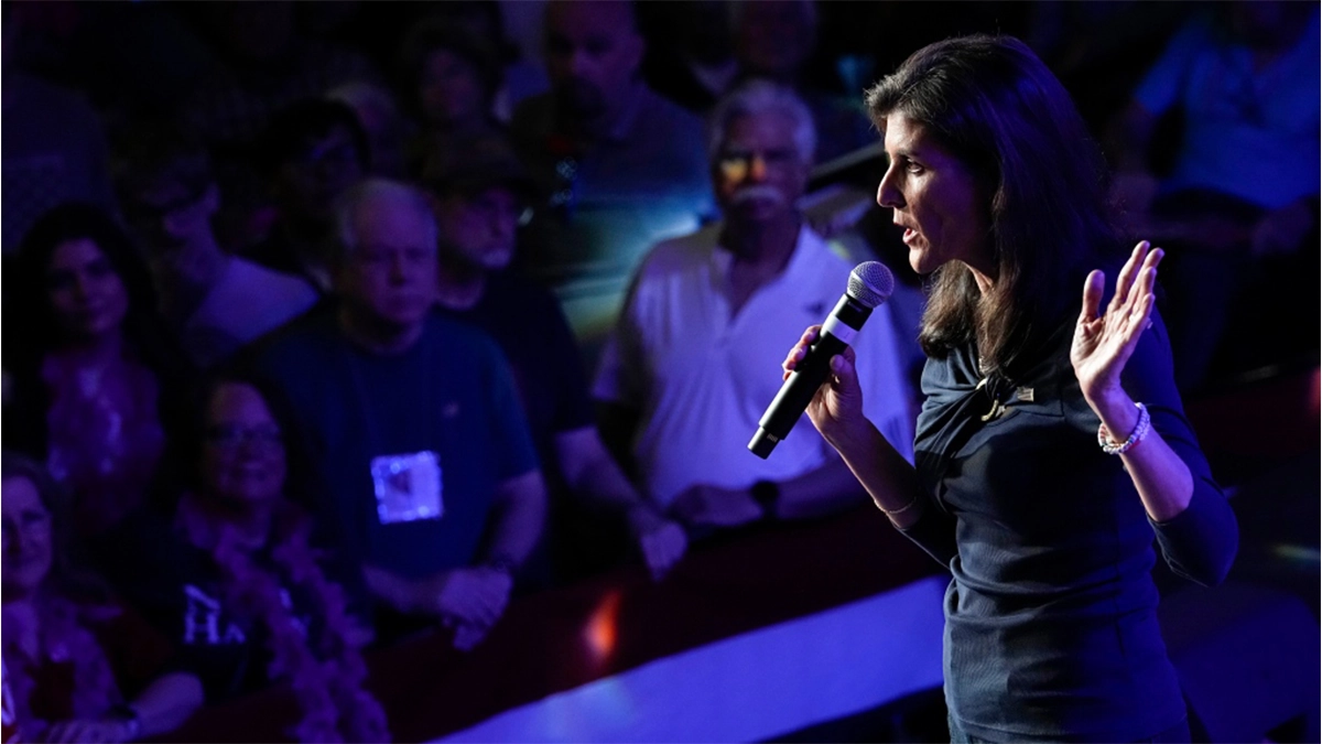 U.S. Republican presidential candidate Nikki Haley makes comments at a campaign event in Forth Worth, Texas, Monday, March 4, 2024. (AP Photo/Tony Gutierrez) شکست نیکی هیلی در رقابت های مقدماتی حزب جمهوری خواهان